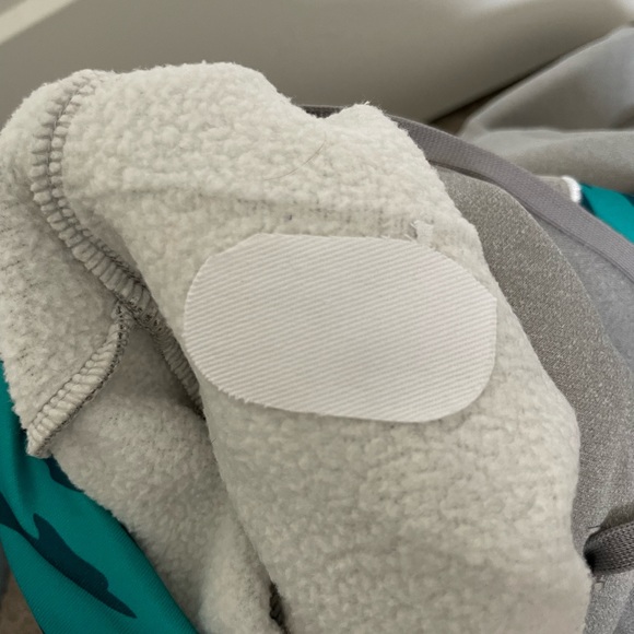 Medium Grey and Teal Patterned Under Armor Fleece Hoodie - Picture 7 of 7